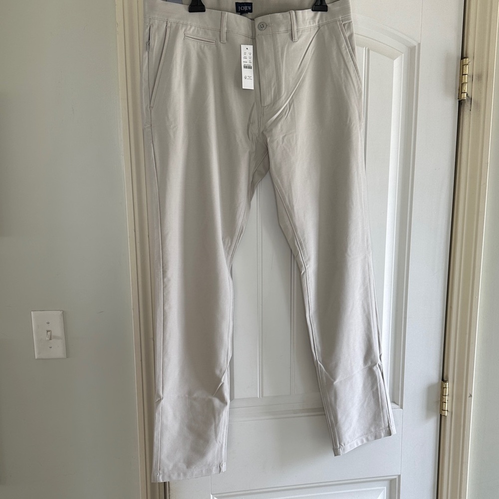 J. Crew Men’s 484 Slim-fit tech pant Men's Khakis Ashen    Taupe, Size 34/30 NWT